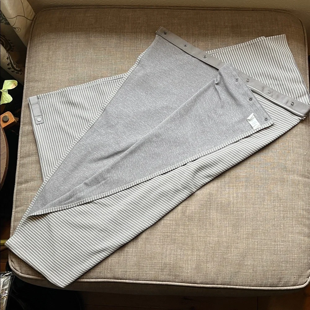 Lululemon Vinyasa Gray and White Striped Large Scarf Towel